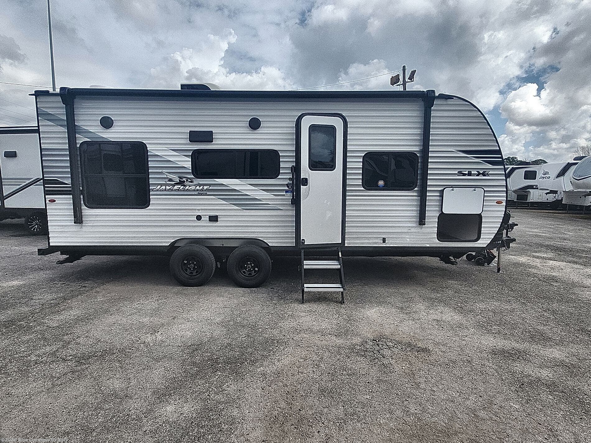 New 2026 Jayco Jay Flight SLX 210QB available in Katy, Texas