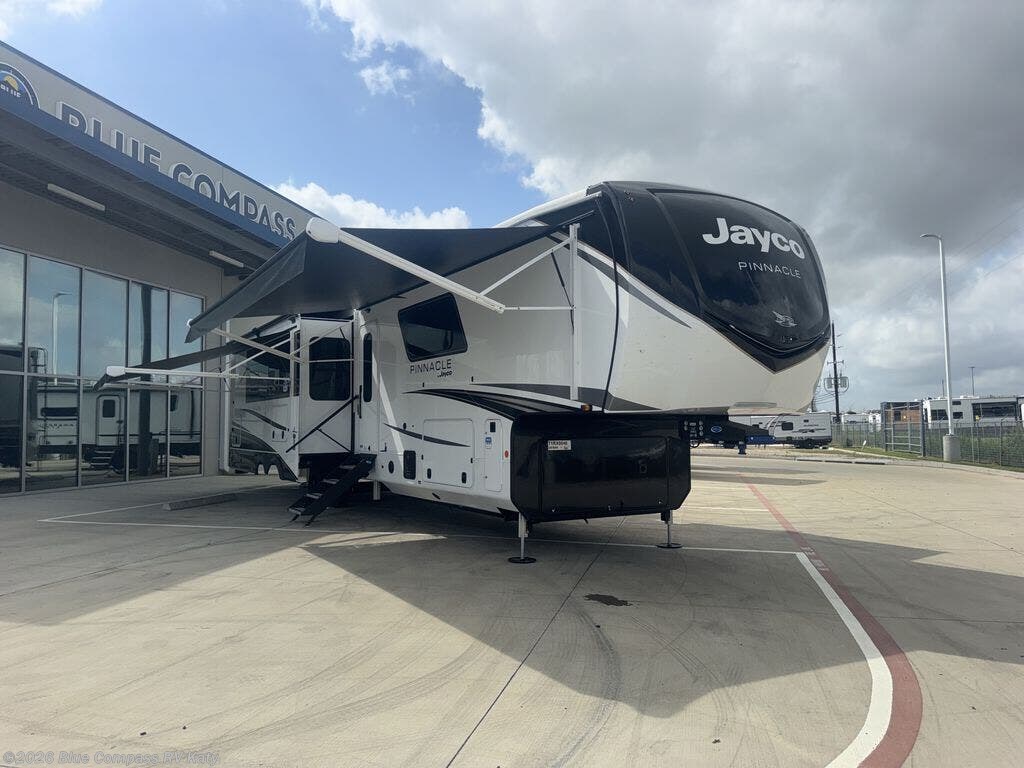 New 2026 Jayco Pinnacle 38FBRK available in Katy, Texas