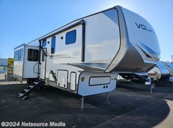 New 2024 CrossRoads Volante 377LF available in Billings, Montana