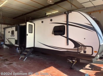 Used 2018 CrossRoads Sunset Trail Grand Reserve SS33SI available in Festus, Missouri
