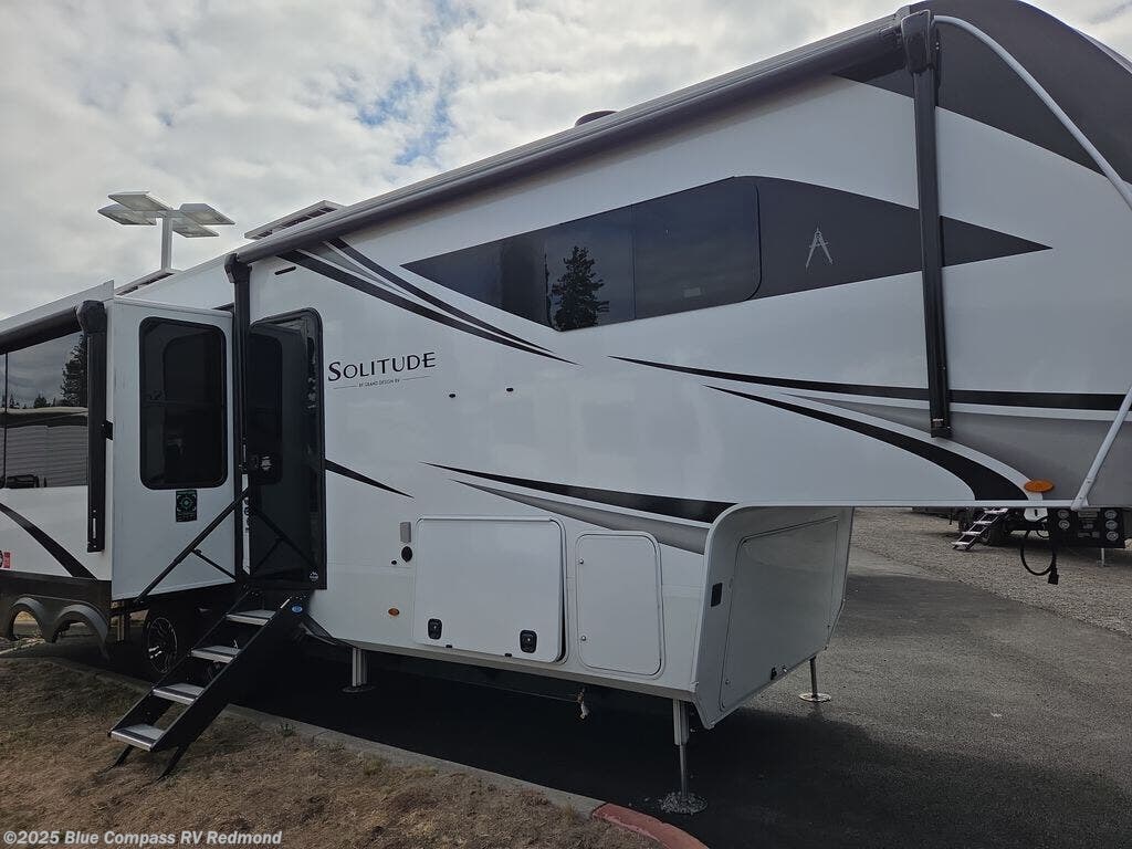 New 2025 Grand Design Solitude 310GK available in Redmond, Oregon