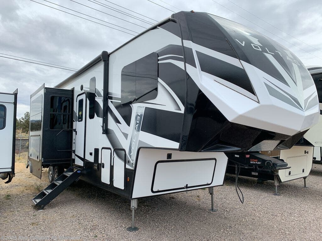 Used 2022 Dutchmen Voltage 3635 available in Redmond, Oregon