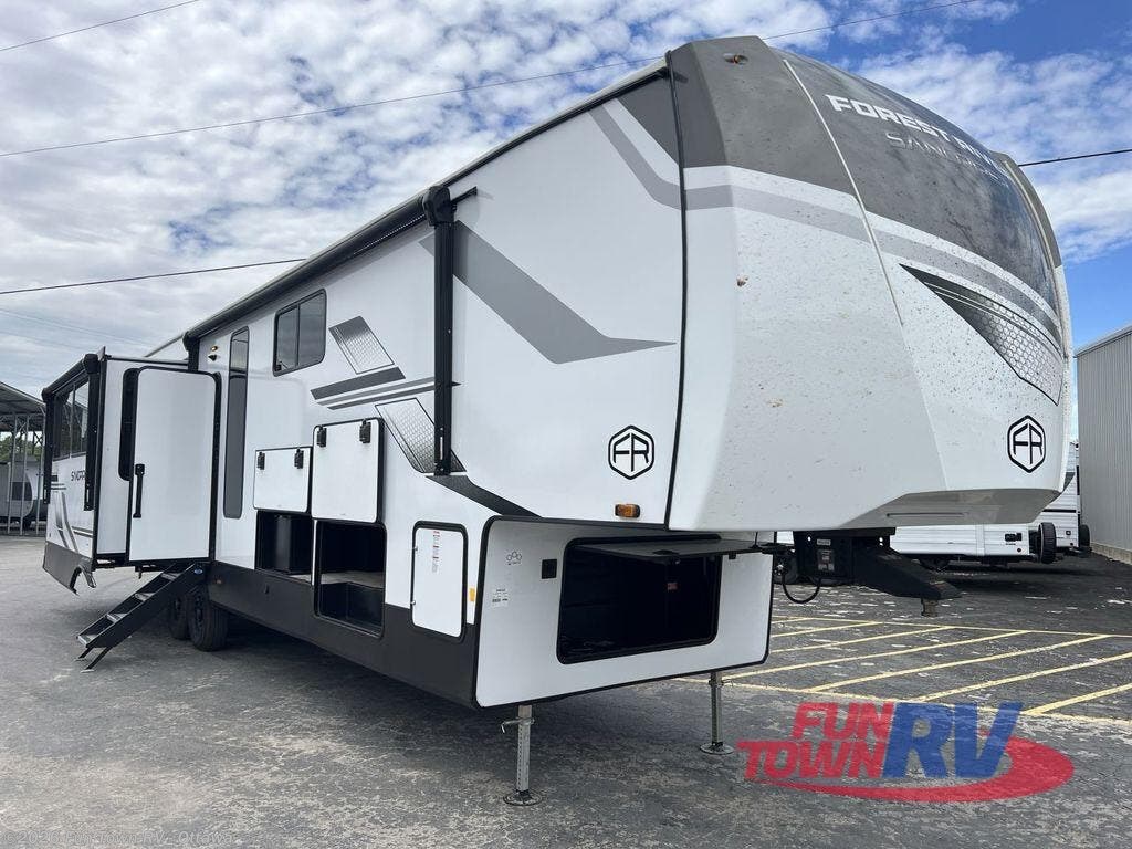 New 2026 Forest River Sandpiper 3900HBLR available in Ottawa, Kansas