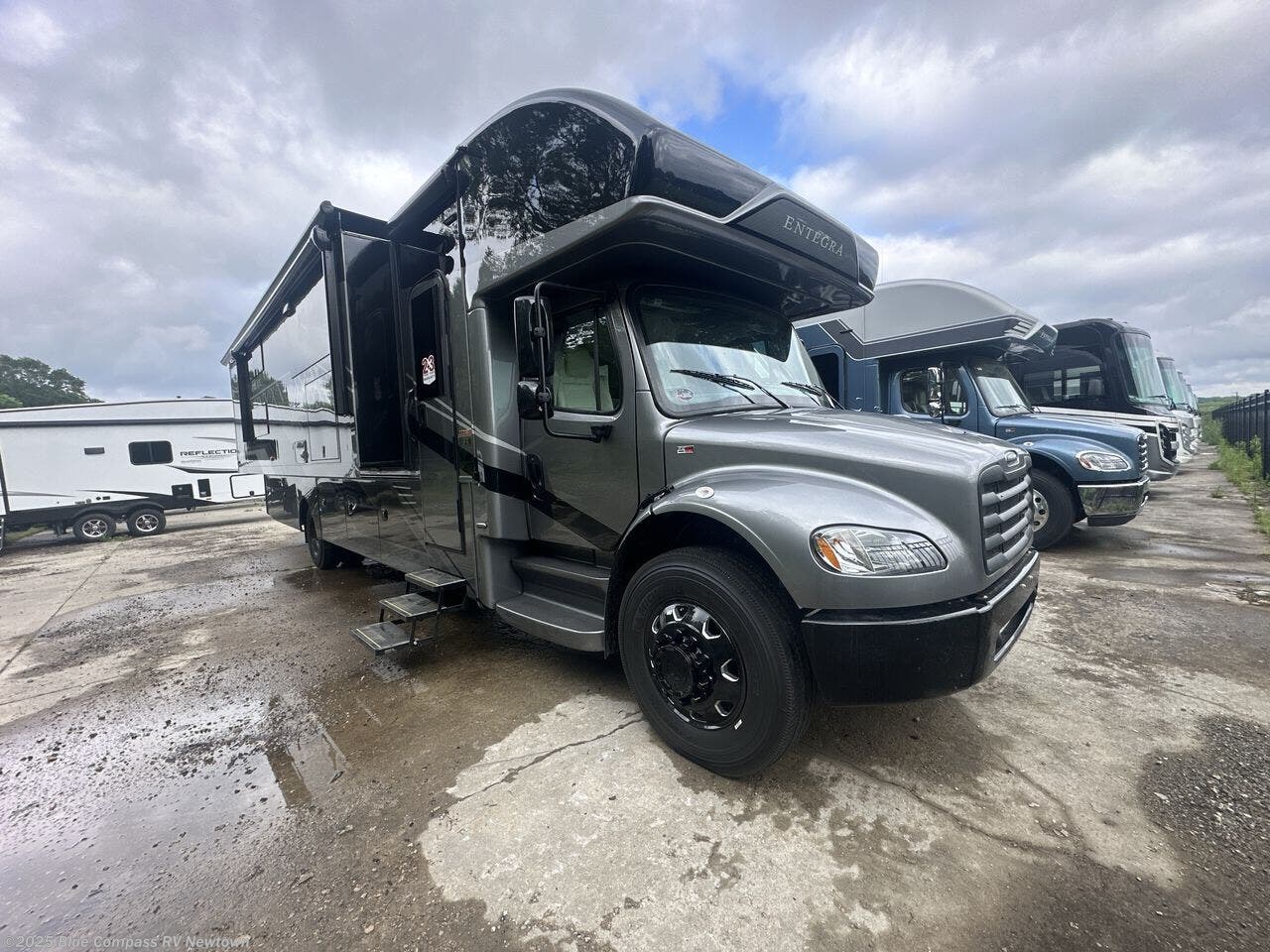 New 2026 Entegra Coach Accolade 37L available in Newtown, Connecticut
