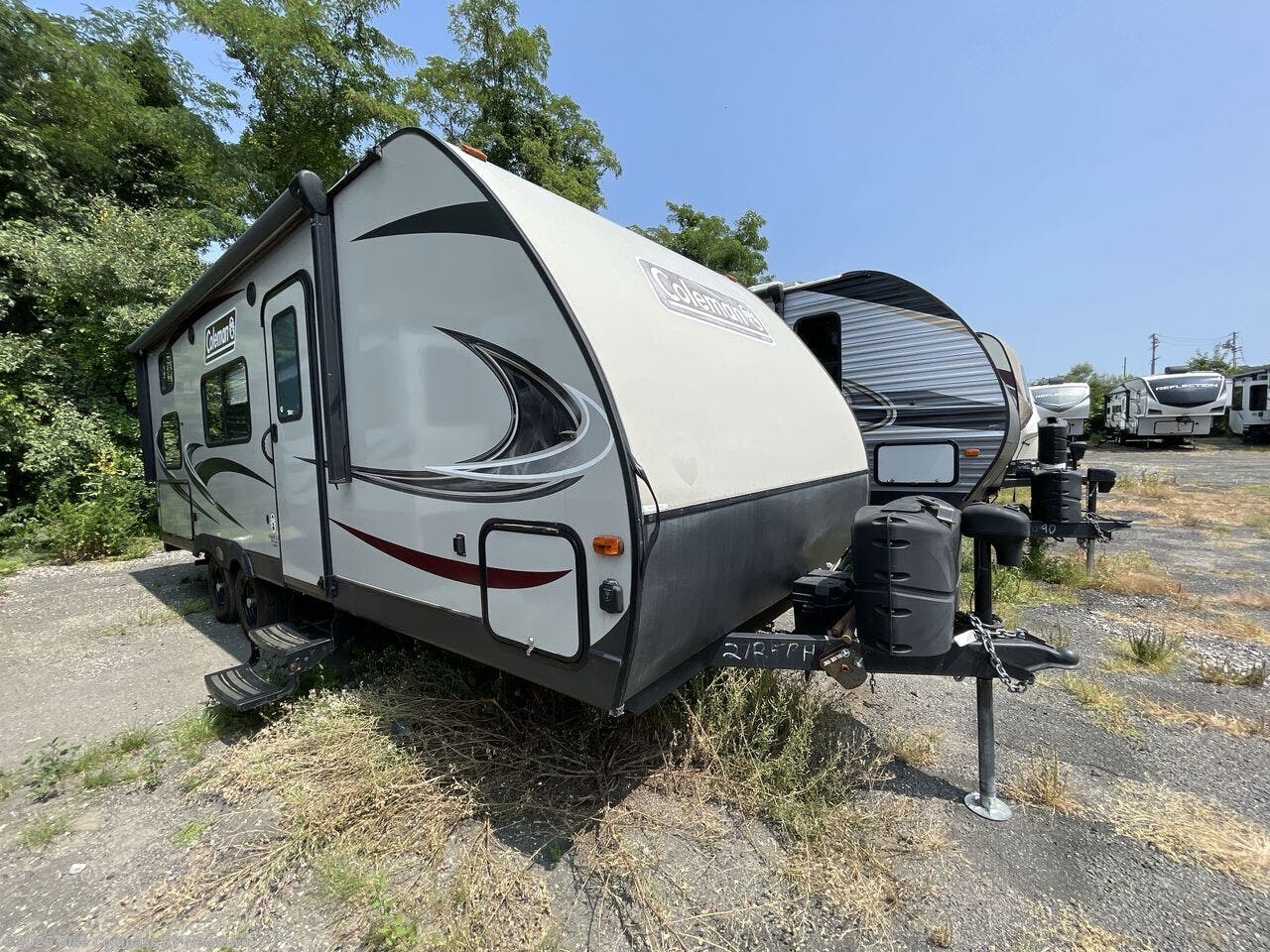 Used 2020 Coleman  Light LX 2125BH available in Newtown, Connecticut
