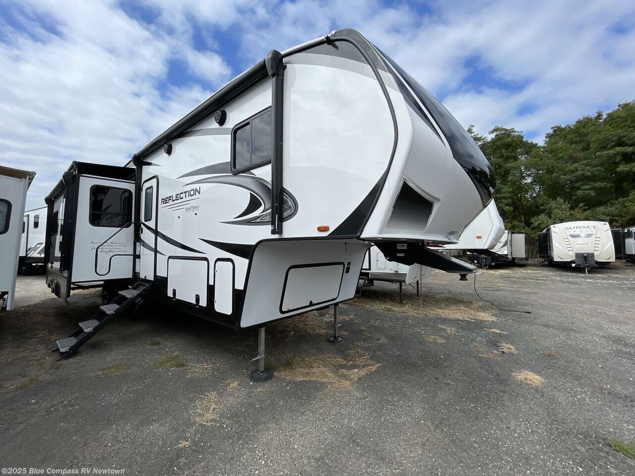 Used 2022 Grand Design Reflection 311BHS available in Newtown, Connecticut