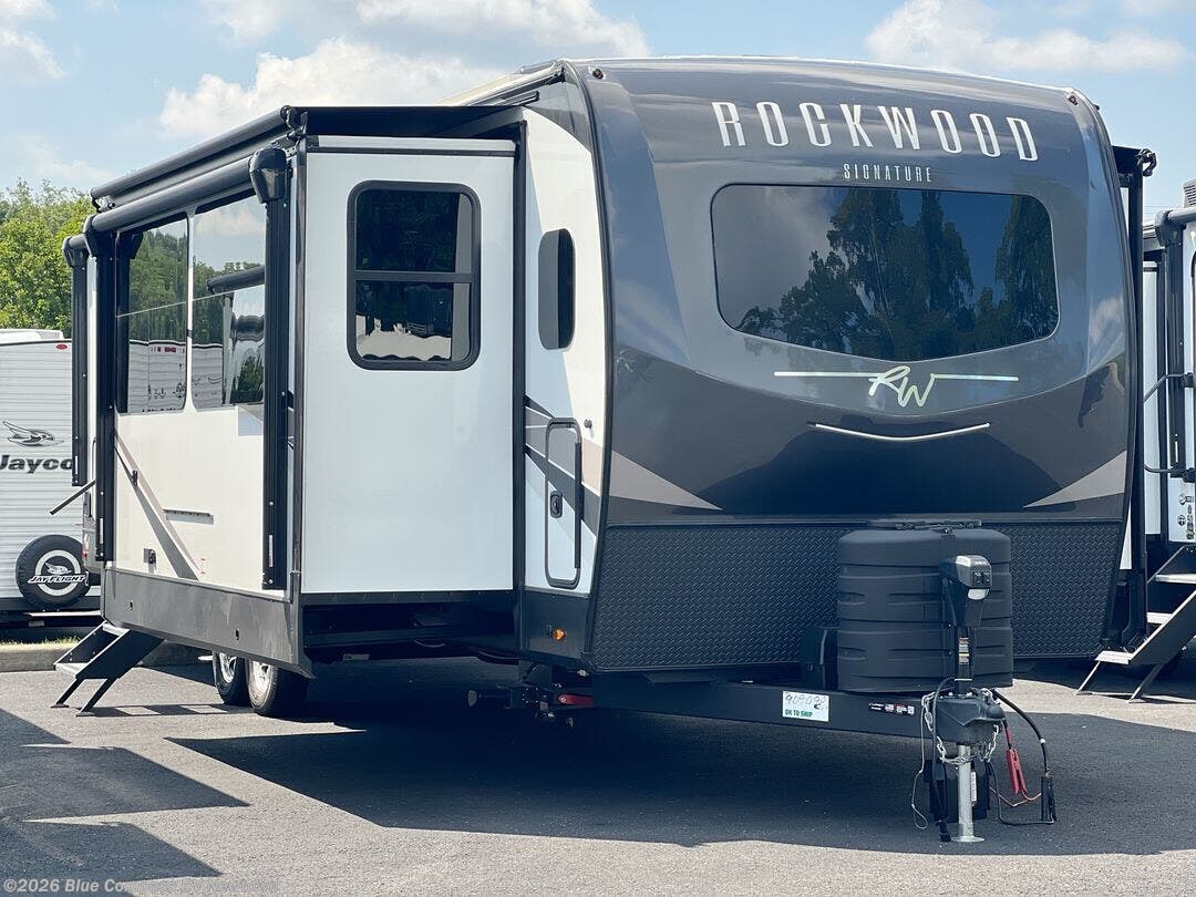 New 2025 Forest River Rockwood Signature 8339FK available in Newtown, Connecticut