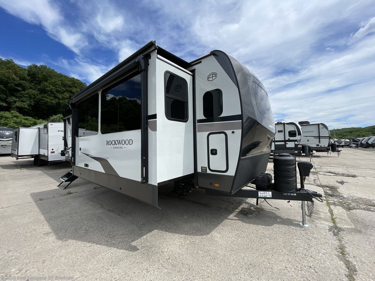 New 2026 Forest River Rockwood Signature 8339FK available in Newtown, Connecticut