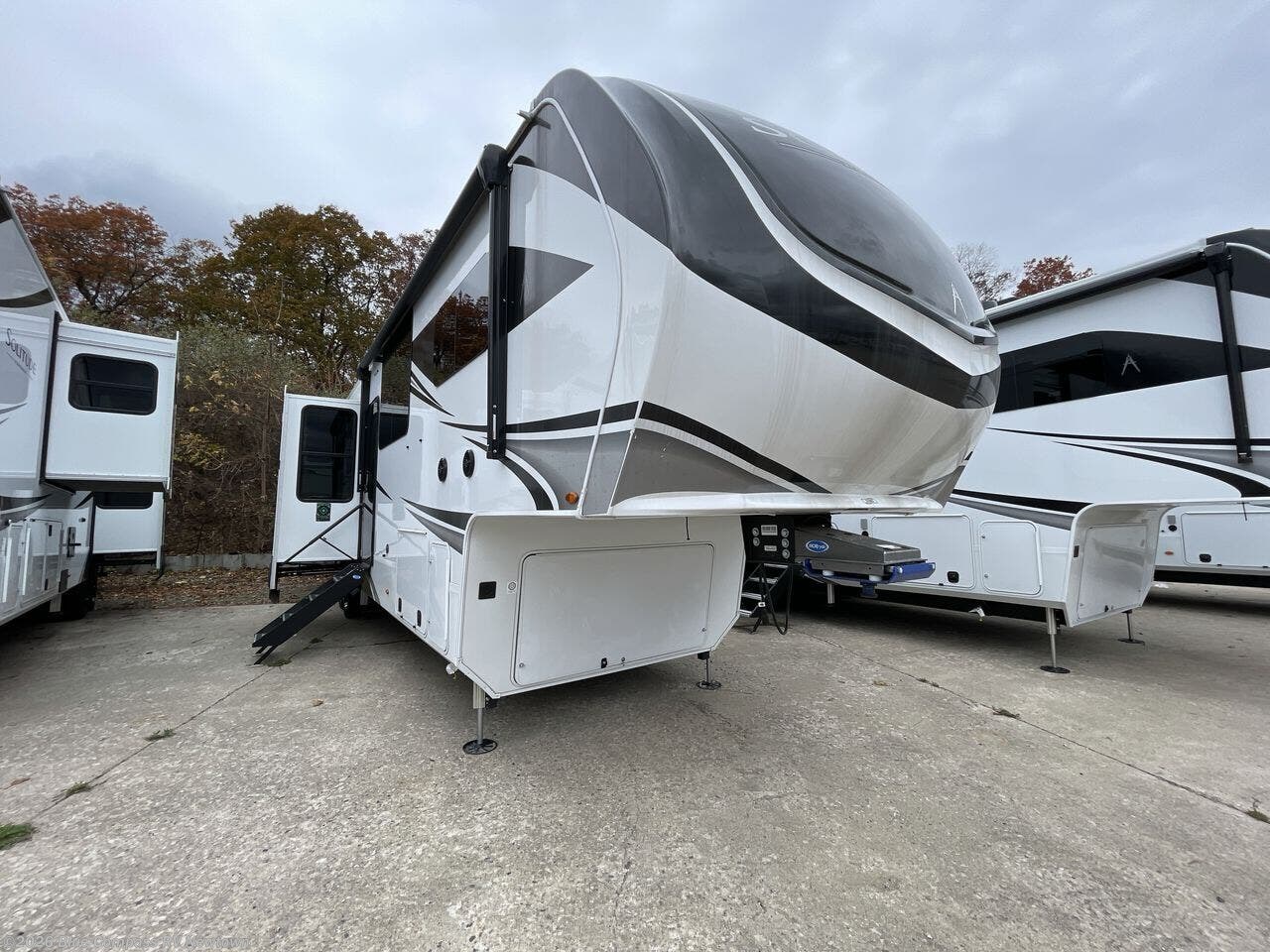New 2025 Grand Design Solitude 376RD available in Newtown, Connecticut
