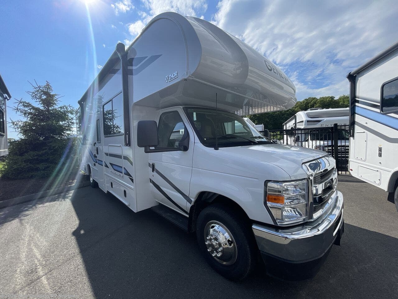 New 2027 Thor Motor Coach Geneva 28VT available in Newtown, Connecticut