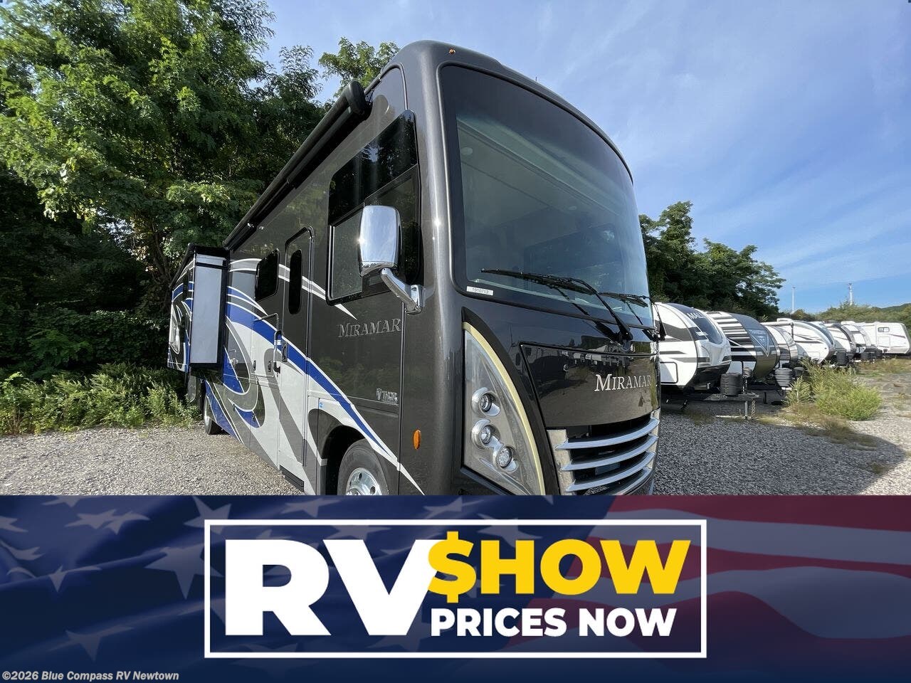 Used 2022  Thor Motor Coach Miramar 37.1 by Thor Motor Coach from Blue Compass RV Newtown in Newtown, CT