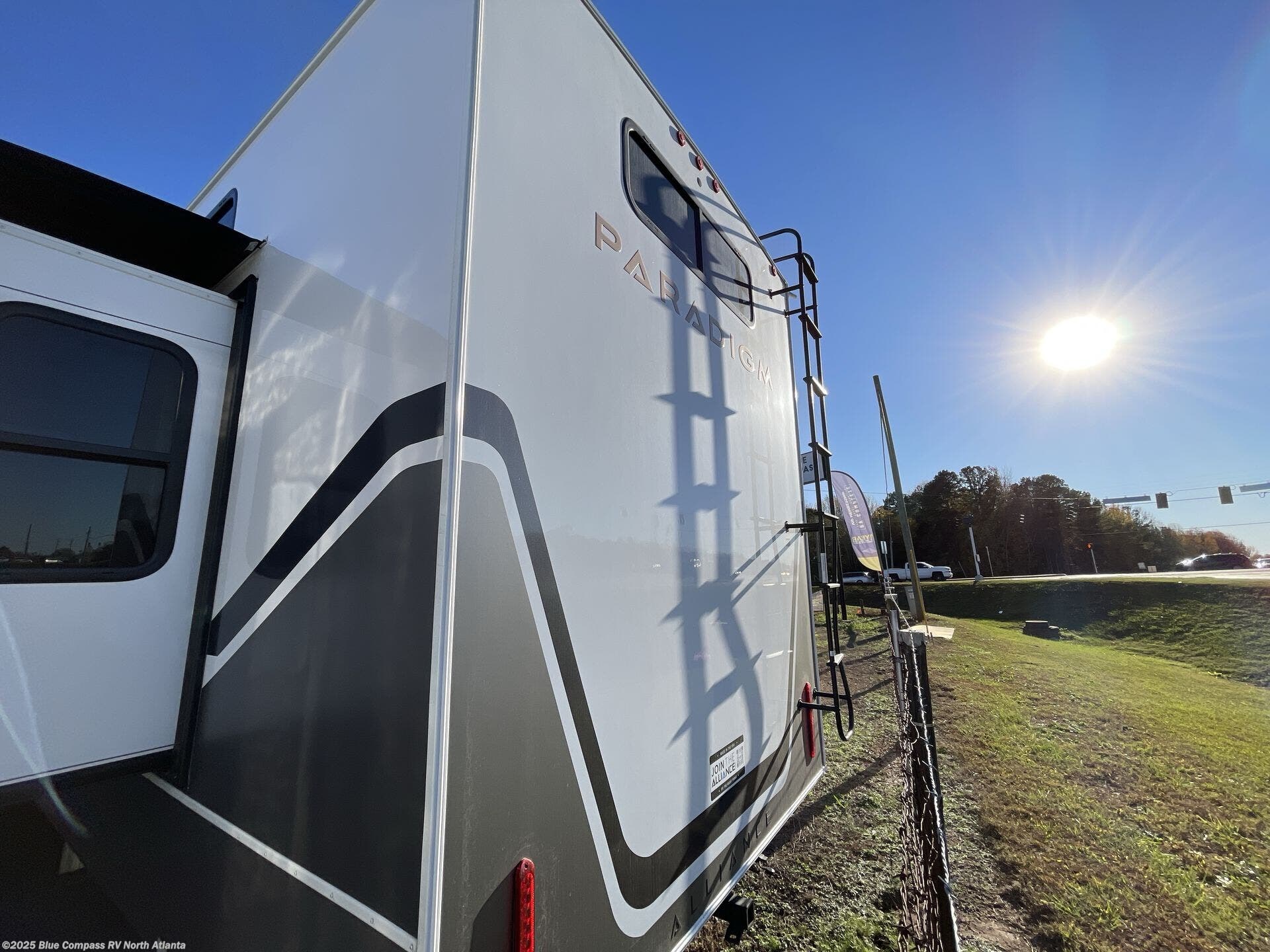 New 2025 Alliance RV Paradigm 395DS available in Buford, Georgia