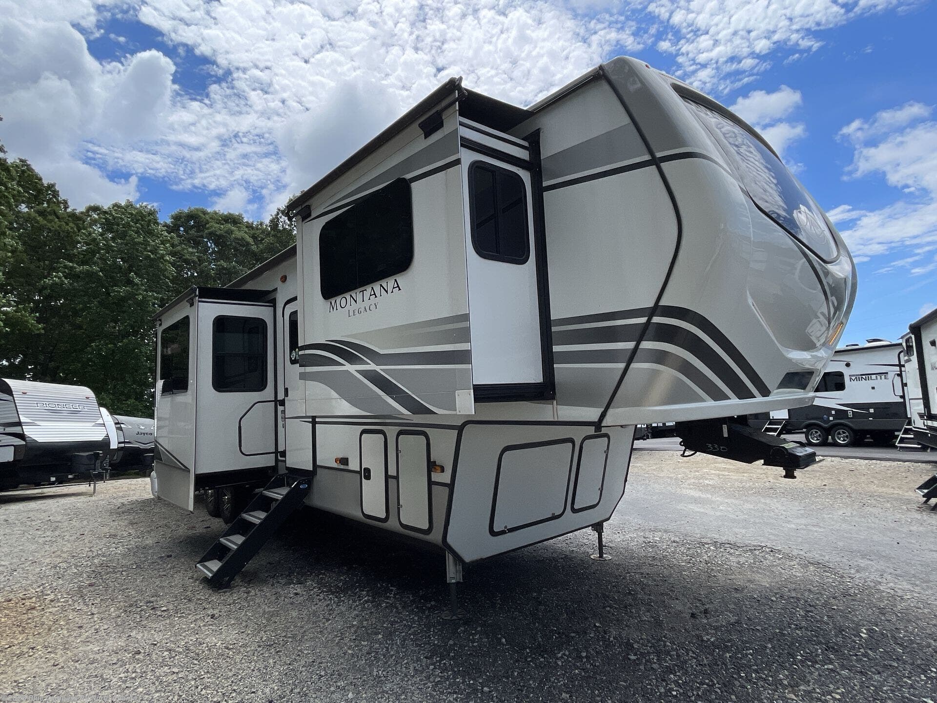 Used 2022 Keystone Montana 3761FL available in Buford, Georgia