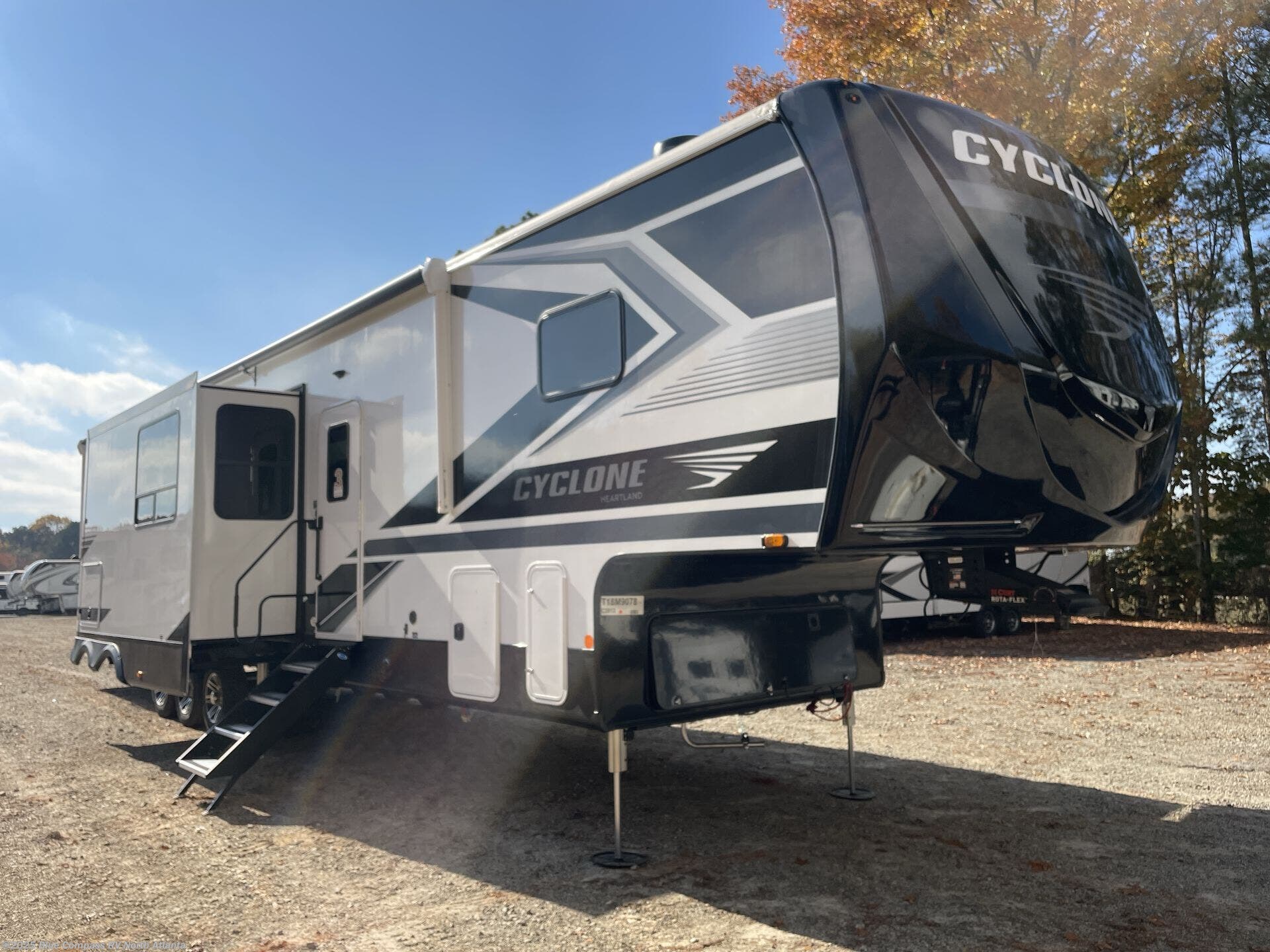 New 2026 Heartland Cyclone 3913 available in Buford, Georgia
