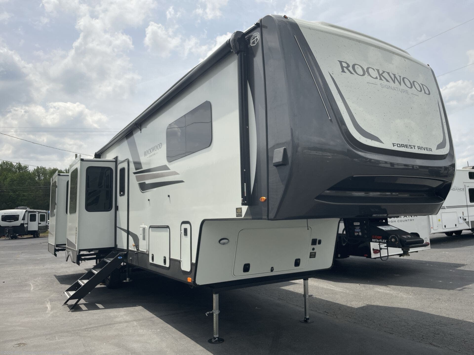 New 2026 Forest River Rockwood Signature 404SRK available in Buford, Georgia