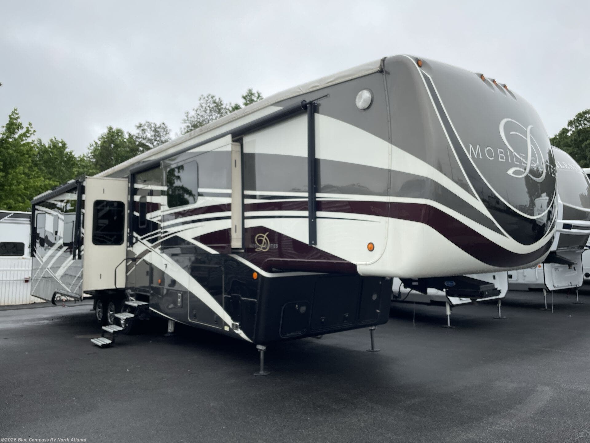 Used 2019 DRV Mobile Suites 44 Sante Fe available in Buford, Georgia