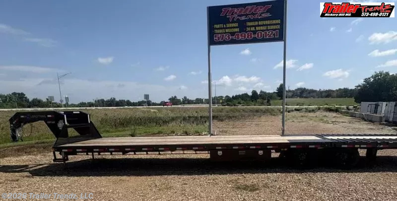 2025 Load Trail LOAD TRAIL 102X40 GOOSENECK DECKOVER HYDRAULIC DOV