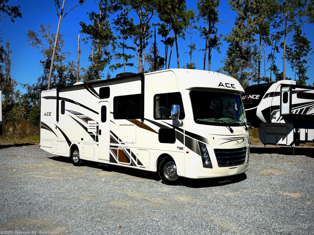 Used 2020 Thor  ACE 32.3 available in Tallahassee, Florida