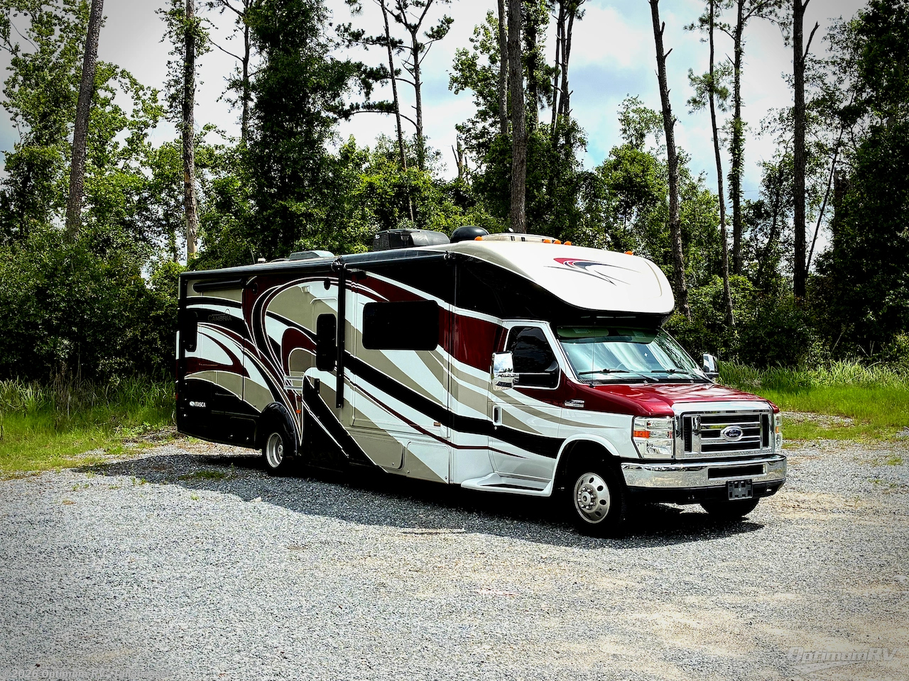 Used 2014 Itasca Cambria 30J available in Tallahassee, Florida