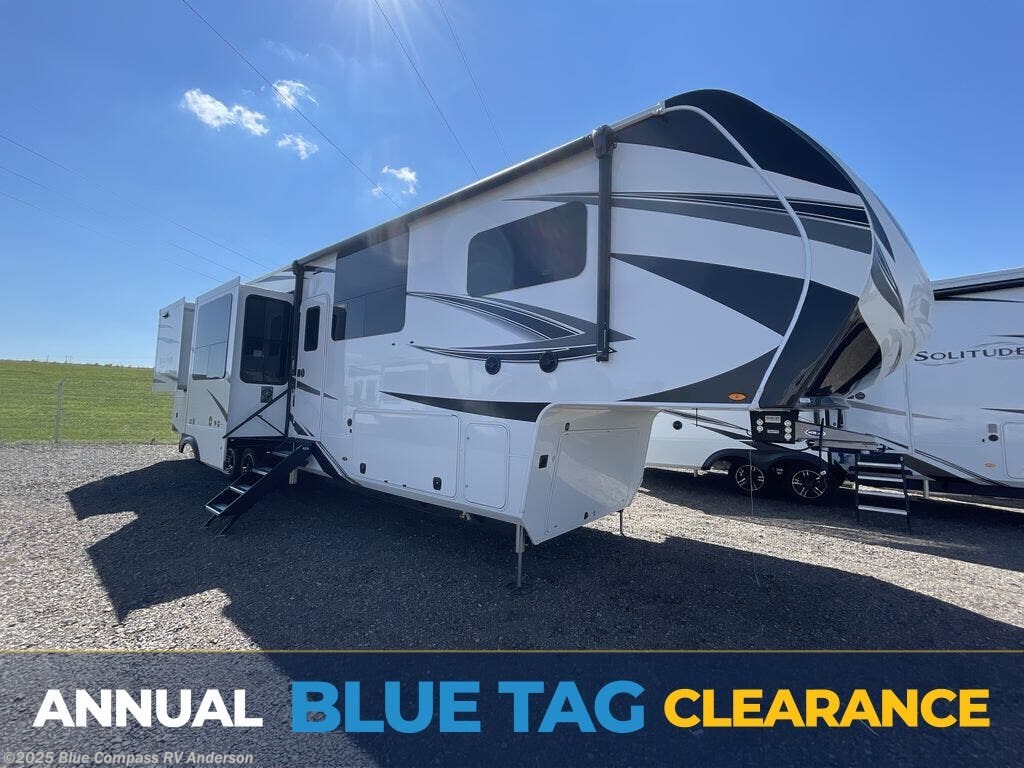 New 2025 Grand Design Solitude 390RK available in Anderson, California