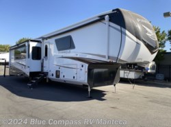 New 2025 Jayco Pinnacle 38FBRK available in Manteca, California