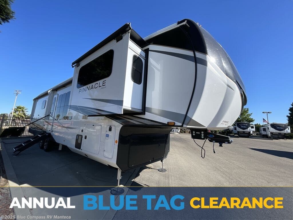 New 2025 Jayco Pinnacle 38FLGS available in Manteca, California