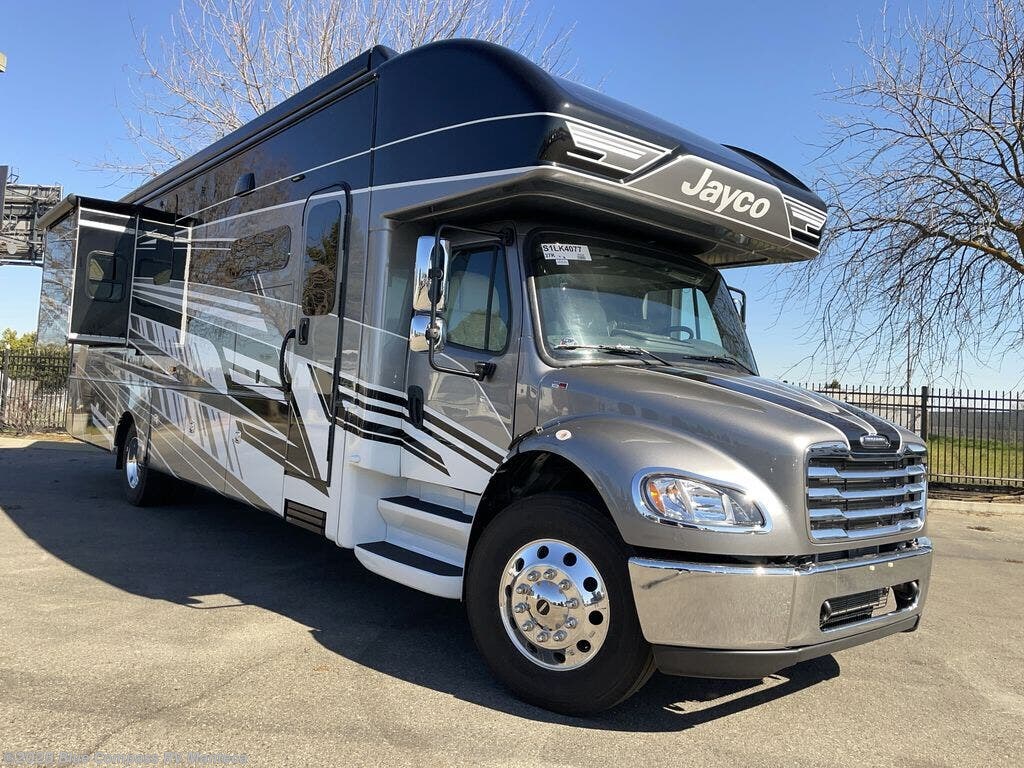 New 2025 Jayco Seneca Prestige 37K available in Manteca, California
