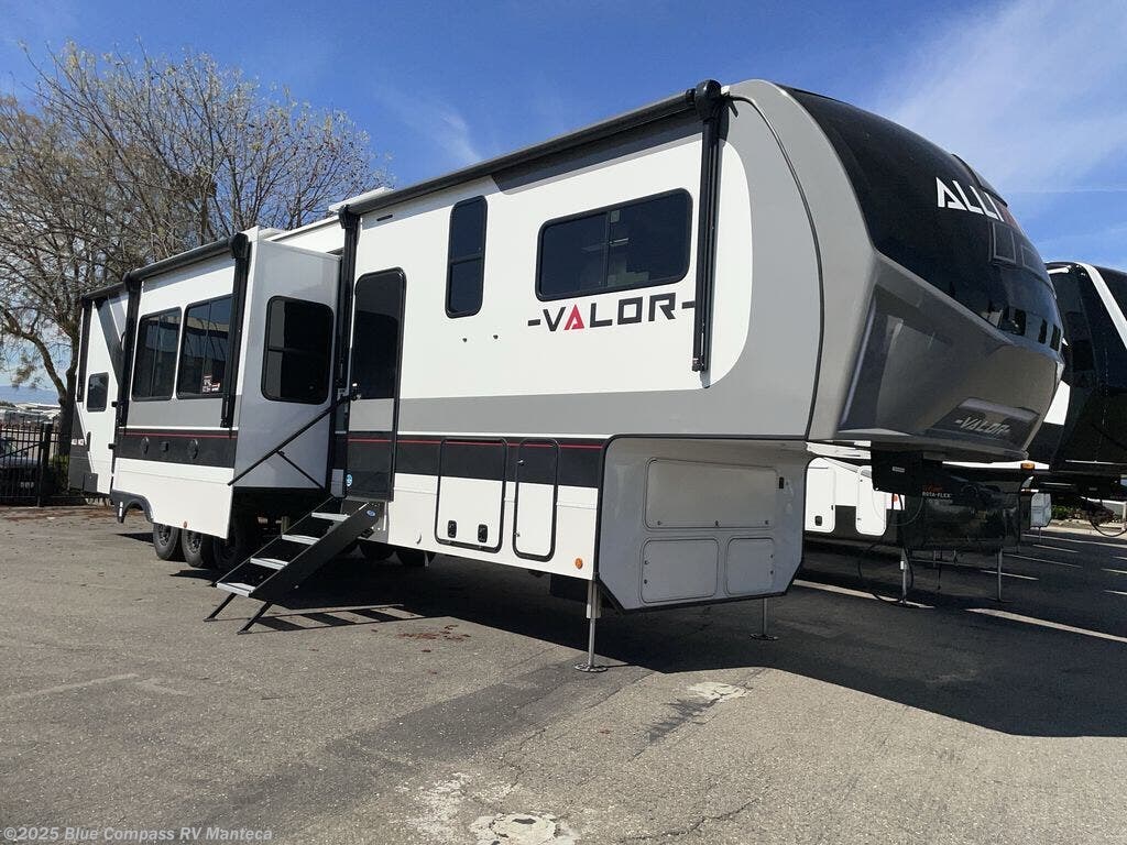 New 2025 Alliance RV Valor 41V16 available in Manteca, California
