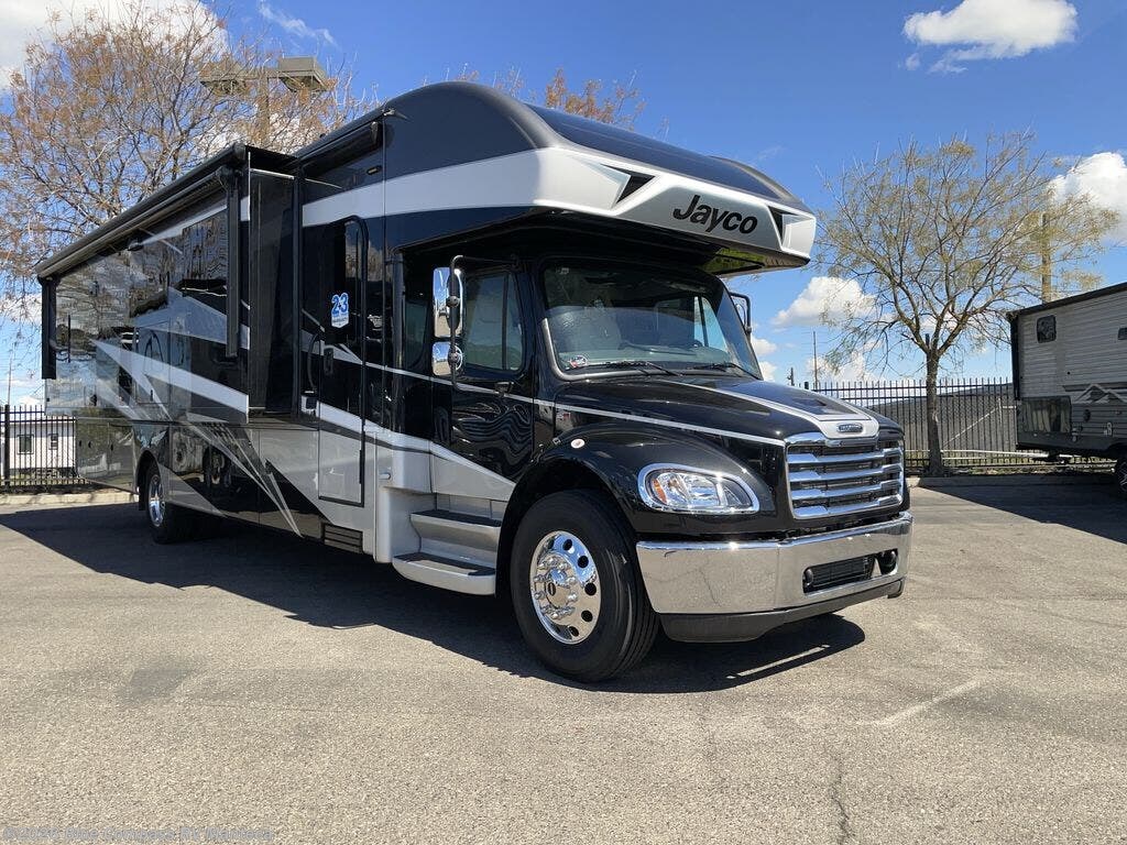 New 2025 Jayco Seneca 37M available in Manteca, California