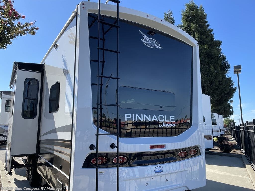 New 2026 Jayco Pinnacle 38FBRK available in Manteca, California