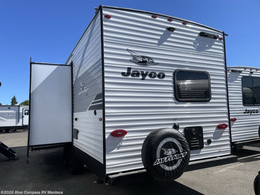 New 2026 Jayco Jay Flight SLX 261BHSW available in Manteca, California