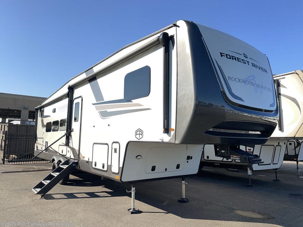 Used 2025 Forest River Rockwood Signature R374DBH available in Manteca, California