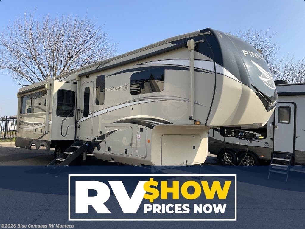 Used 2023 Jayco Pinnacle 32RLTS available in Manteca, California