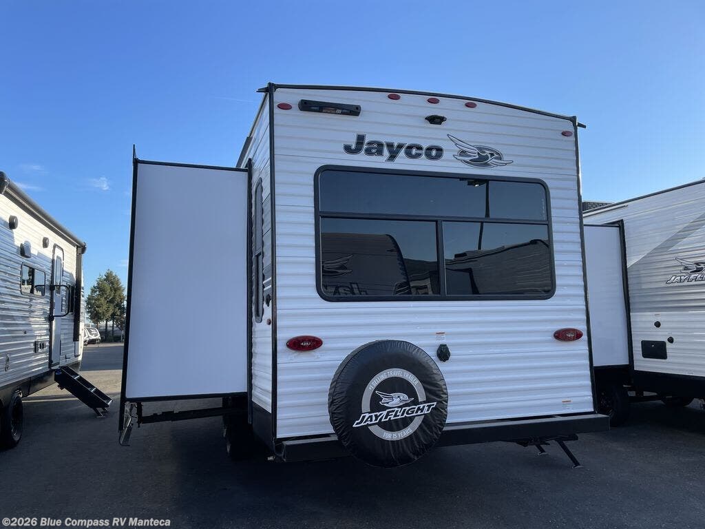 New 2027 Jayco Jay Flight SLX 262RLSW available in Manteca, California