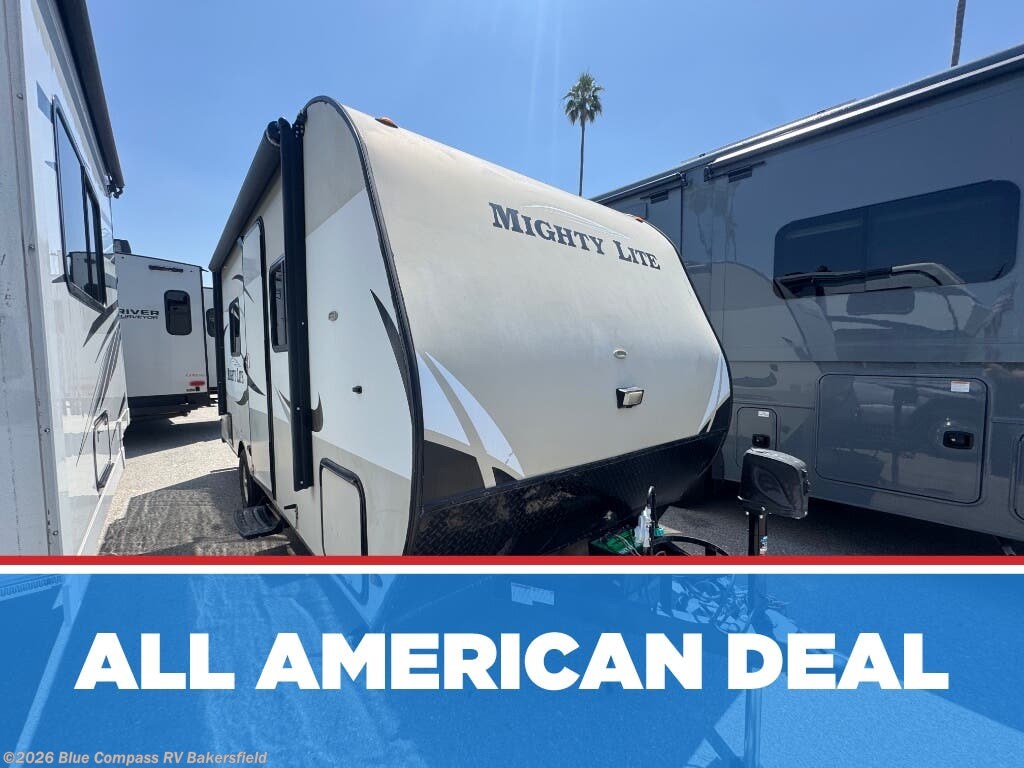 Used 2017 Pacific Coachworks Mighty Lite M16RB available in Bakersfield, California