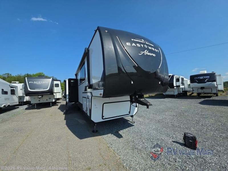 New 2027 East to West Ahara 395FB available in Franklinville, North Carolina