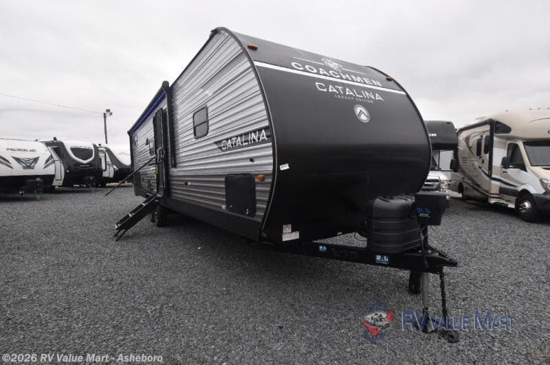 New 2026 Coachmen Catalina Legacy Edition 293TQBSCK available in Franklinville, North Carolina
