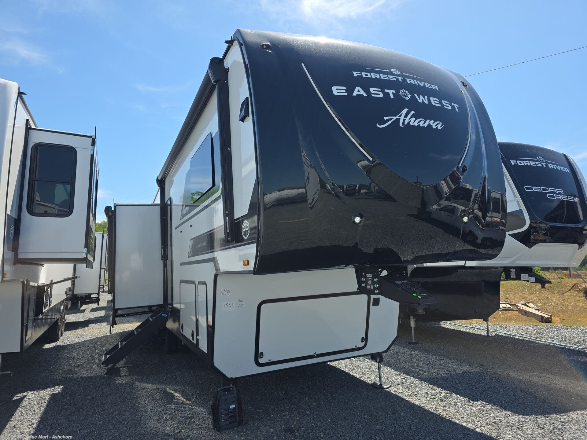 New 2026 East to West Ahara 297MK available in Franklinville, North Carolina