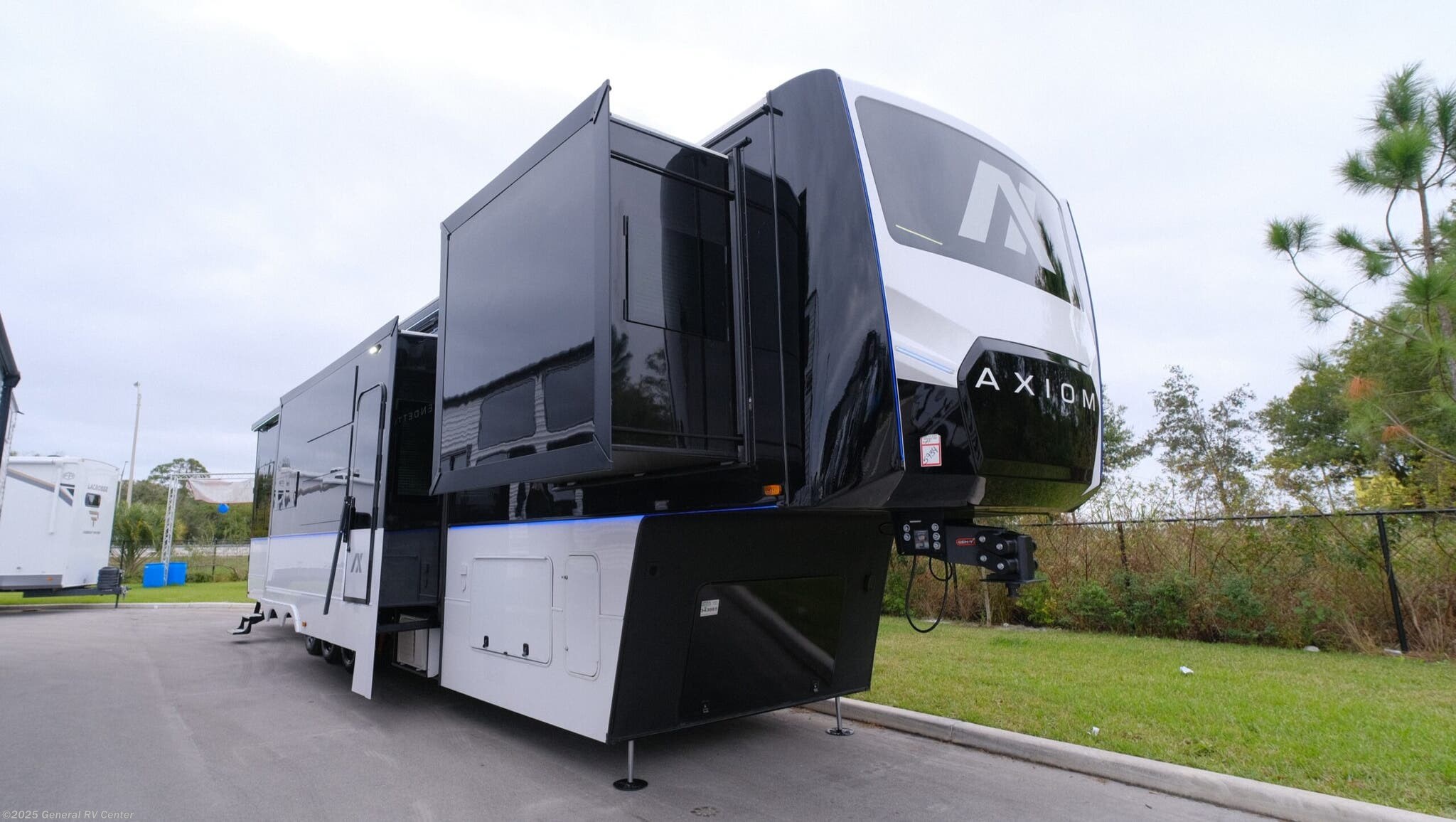 New 2027 Axiom Vendetta V4250 available in Fort Pierce, Florida