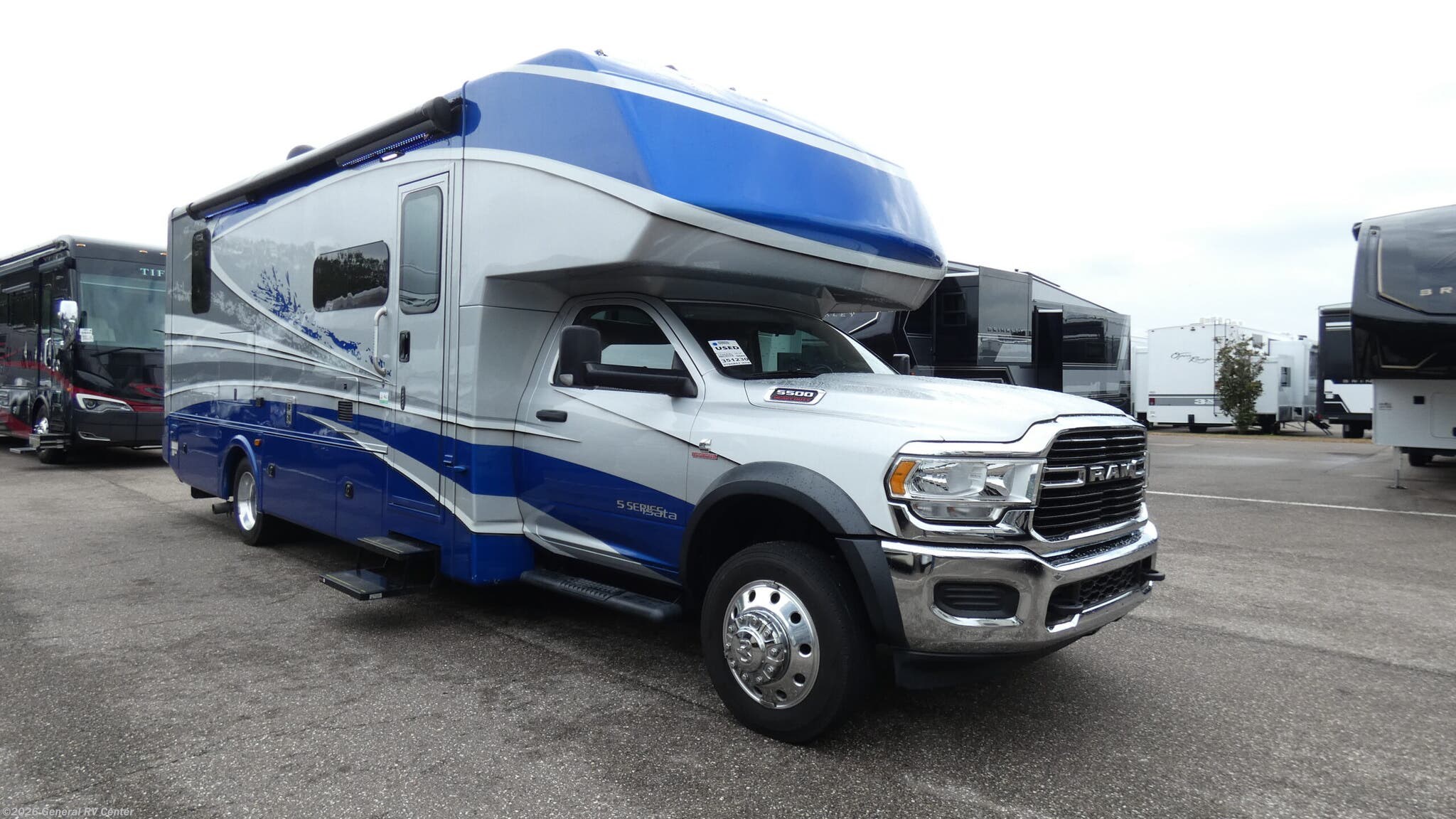 Used 2021 Dynamax Corp  ISATA 5 30FW available in Fort Pierce, Florida