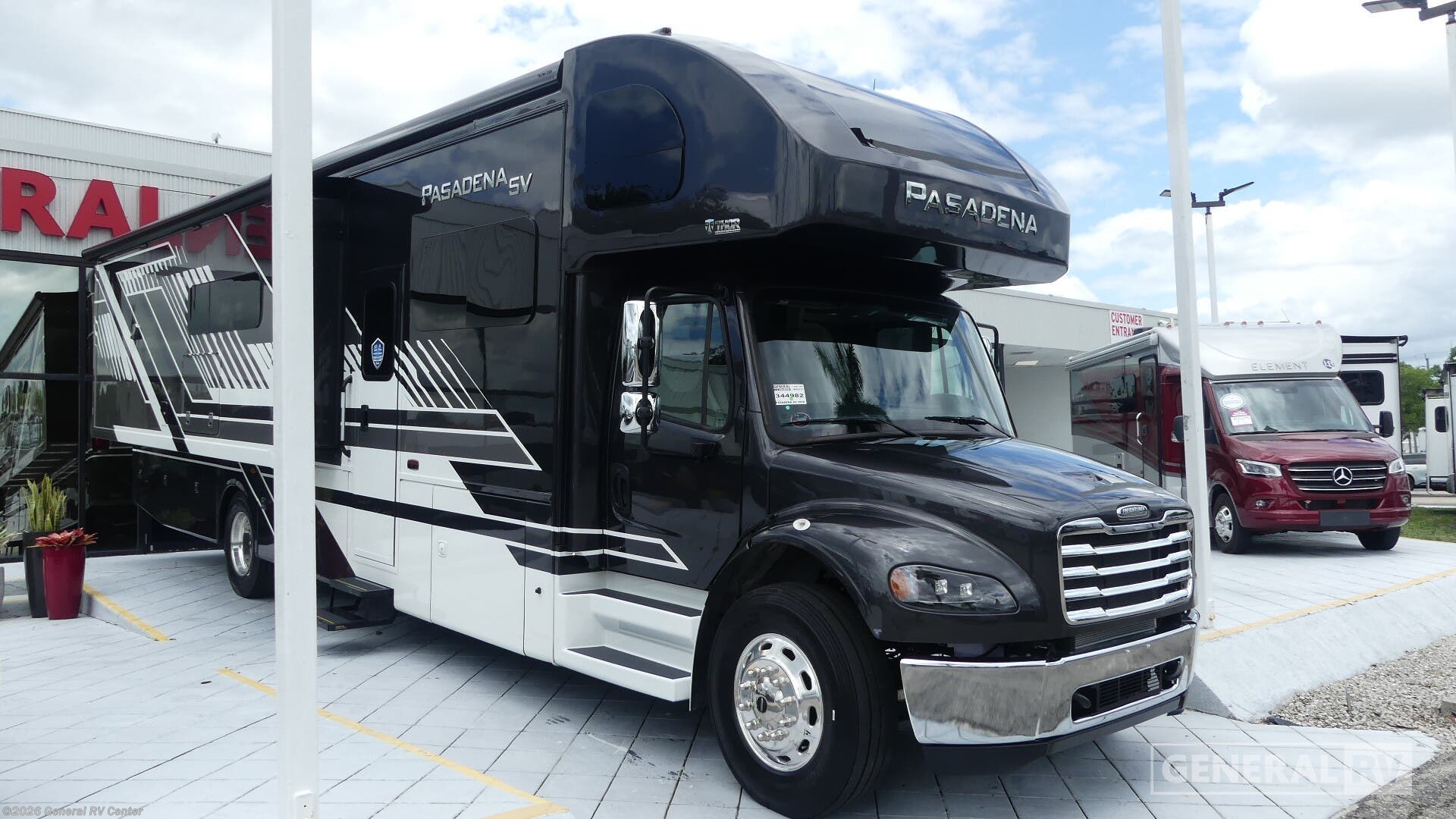 New 2027 Thor Motor Coach Pasadena SV 38FX available in Fort Myers, Florida