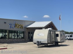 Used 2015 Coachmen Freedom Express 305RKDS available in Cleburne, Texas