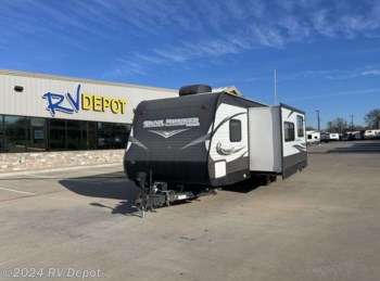 Used 2017 Heartland  TRAILRUNNER 27FQBS available in Cleburne, Texas