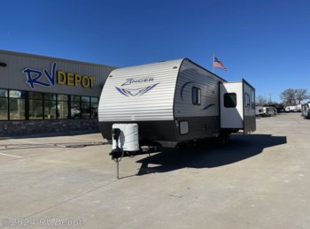Used 2018 Keystone  ZINGER 280RK available in Cleburne, Texas