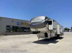 Used 2016 Keystone Montana 3611RL available in Cleburne, Texas