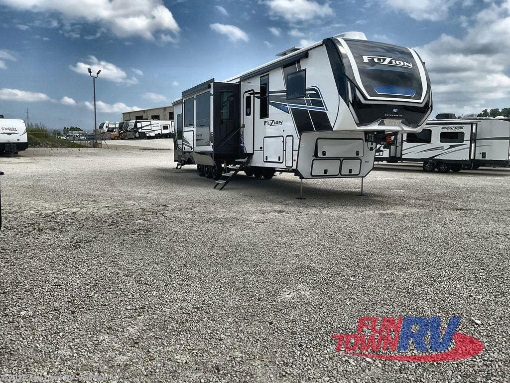 New 2025 Keystone Fuzion 440 available in Fairfield, Texas