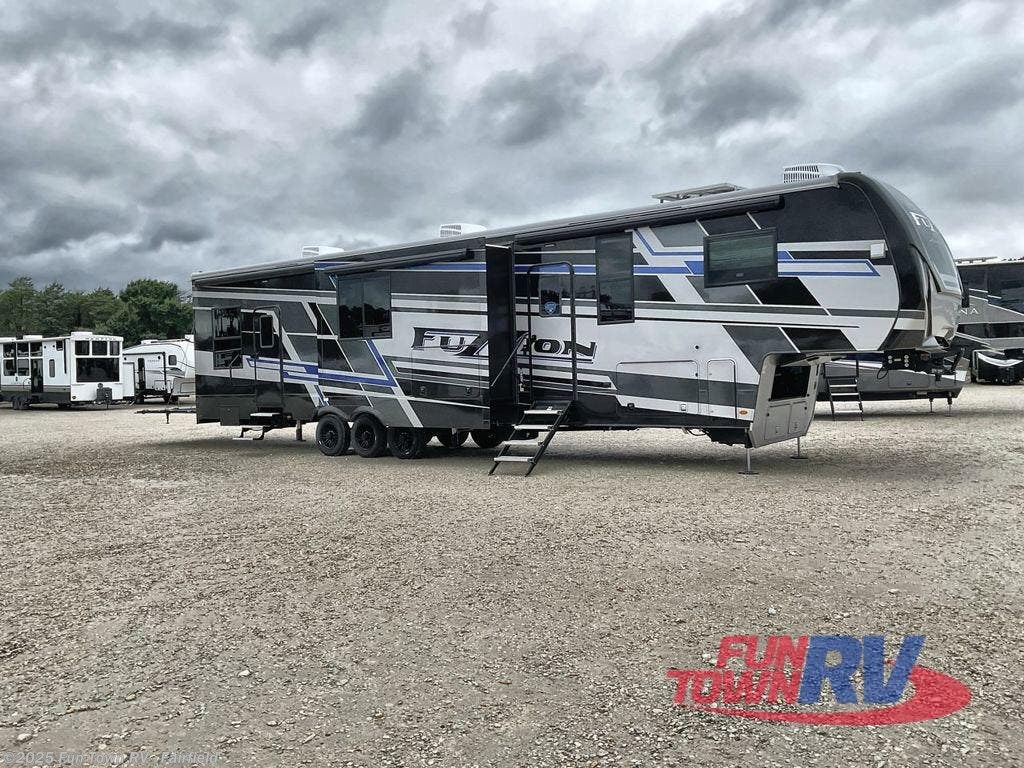 New 2025 Keystone Fuzion 442 available in Fairfield, Texas