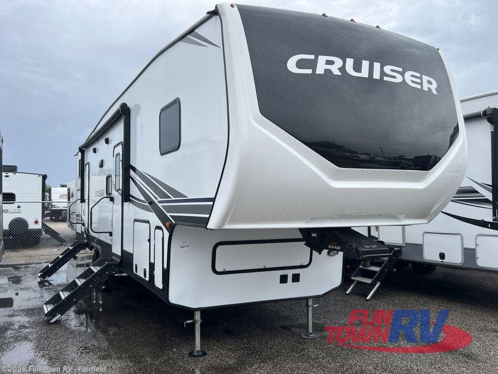 Used 2024 CrossRoads Cruiser Aire CR32BH available in Fairfield, Texas