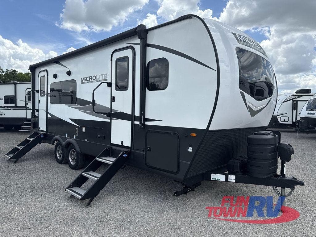 Used 2024 Forest River Flagstaff Micro Lite 25SRK available in Fairfield, Texas