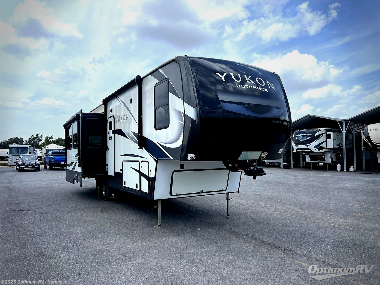 Used 2022 Dutchmen Yukon 320RL available in La Feria, Texas